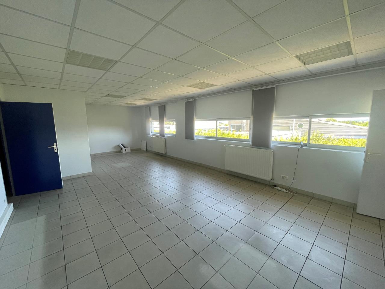 Local d'activité Houdan 850m² Vente local d'activité Houdan Yvelines OVACT2533665 5